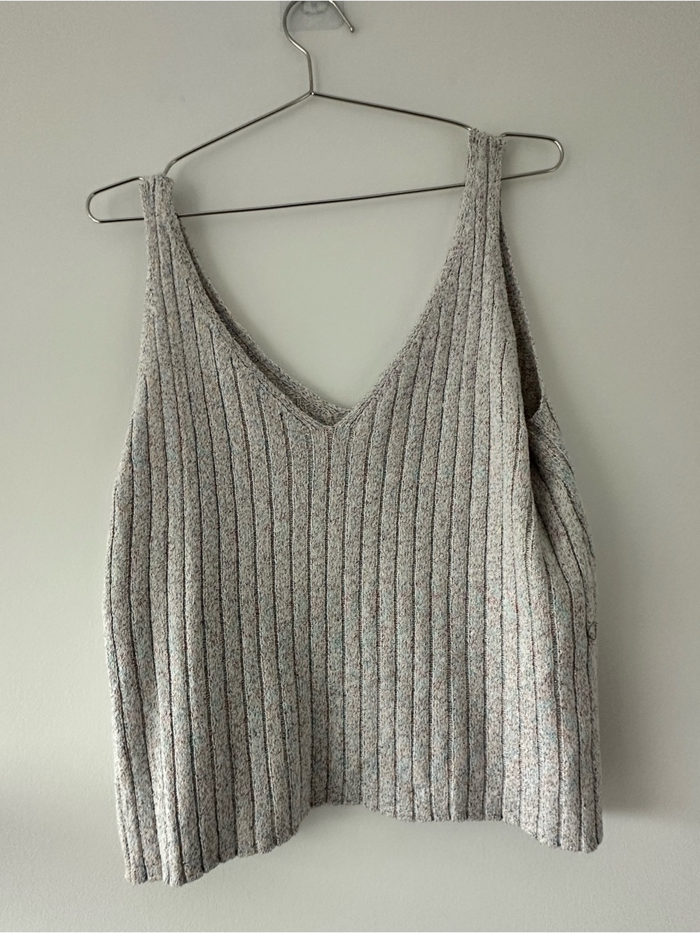 Cupcakes and Cashmere Ribbed Metallic Knit V-Neck Tank Top Multicolor Size L - Picture 2 of 15